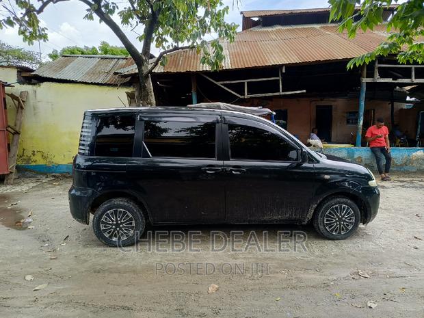 Toyota Sienta 2005 Black