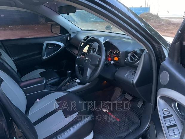 Toyota RAV4 2.5 2012 Black