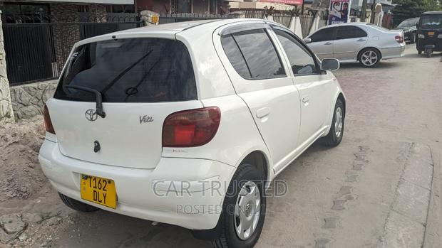 Toyota Vitz 1.5 FWD 3dr 2002 White