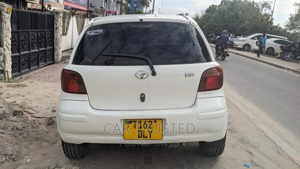 Toyota Vitz 1.5 FWD 3dr 2002 White