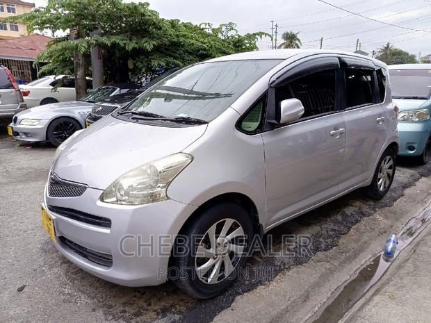 Toyota Ractis 2005 Silver
