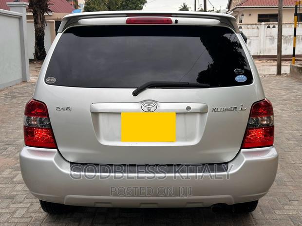 Toyota Kluger 2004 Silver