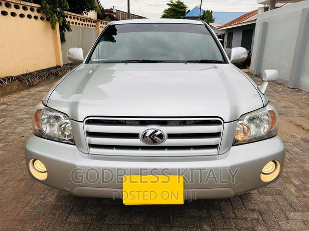 Toyota Kluger 2004 Silver