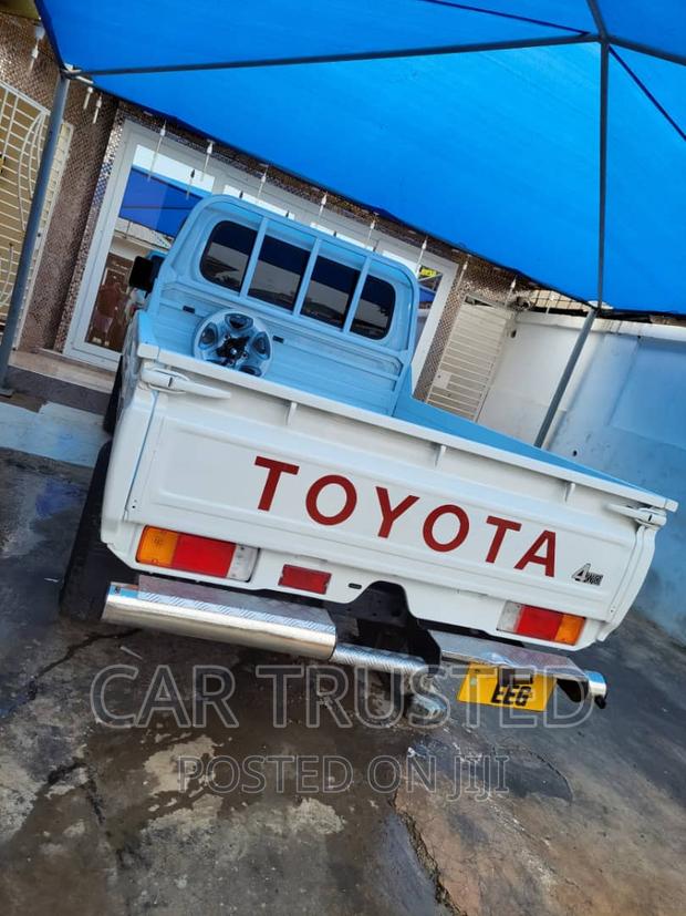 Toyota Land Cruiser 4.0 V6 GX 2009 White
