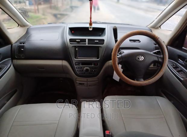 Toyota Opa 1.8 FWD 2002 Beige