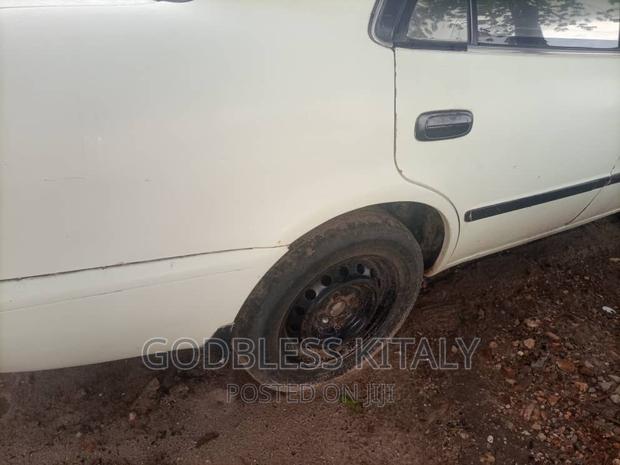 Toyota Corolla II 1997 White