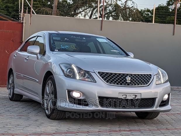 Toyota Crown 2009 Silver