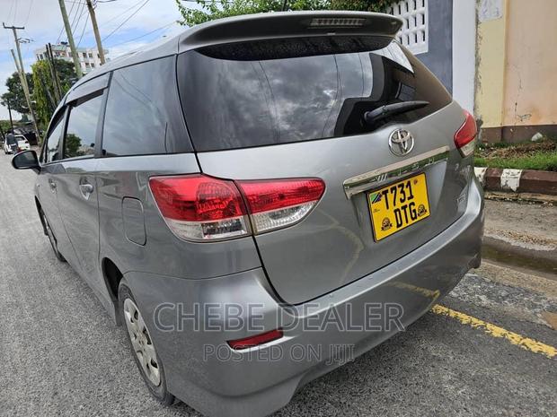 Toyota Wish 2009 Gray