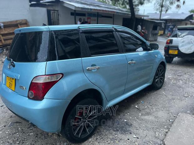 Toyota IST 2005 Blue