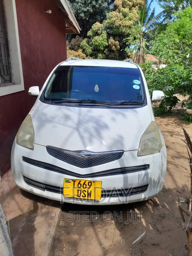 Toyota Ractis 1.5 FWD 2008 White
