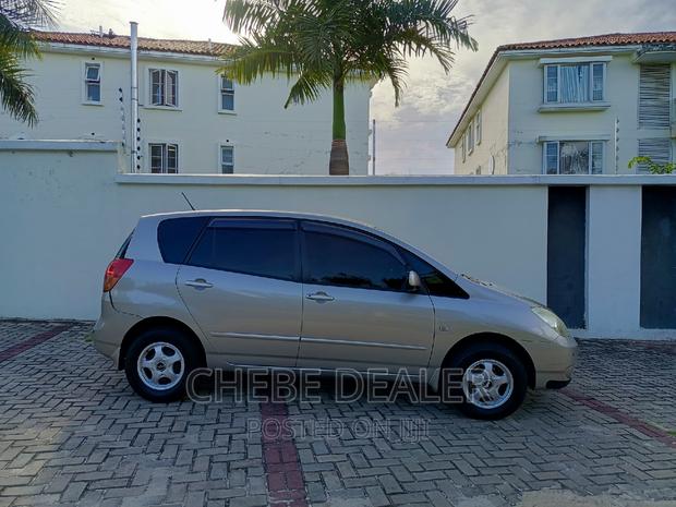 Toyota Corolla Spacio 2003 Gold