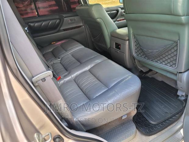 Toyota Land Cruiser 2005 White