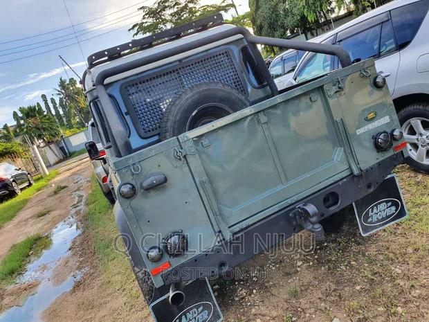 Land Rover Defender 2003