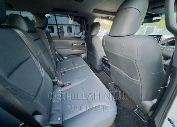 Toyota Land Cruiser 2022 White