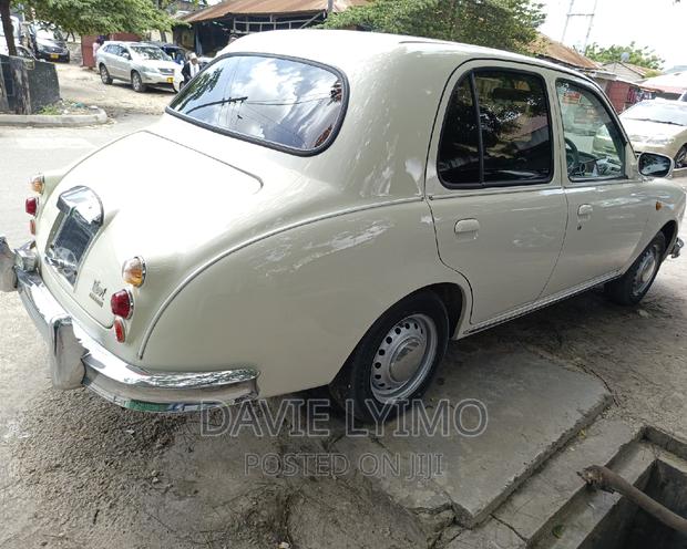 Nissan March 2001 Ivory