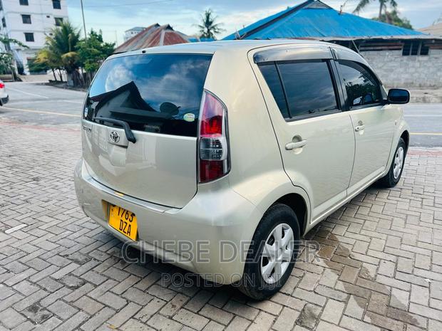 Toyota Passo 2004 Silver