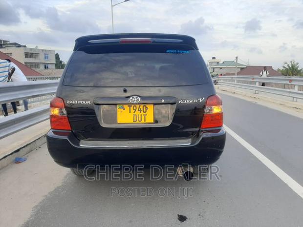 Toyota Kluger 2003 Black
