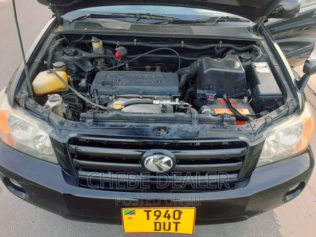Toyota Kluger 2003 Black
