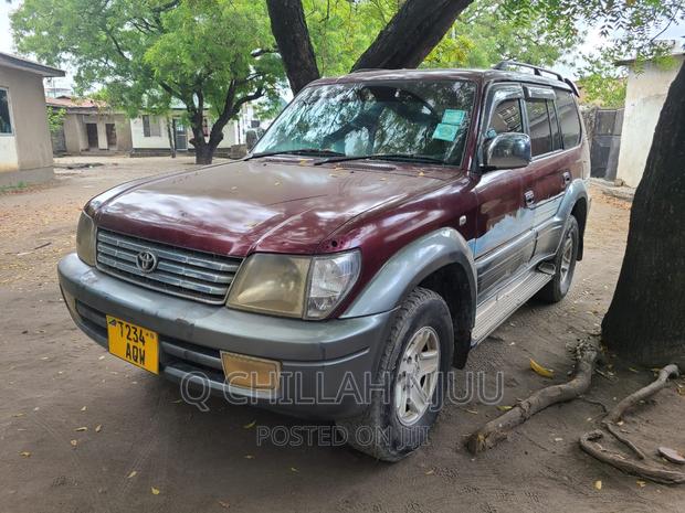 Toyota Land Cruiser Prado 2000 Red