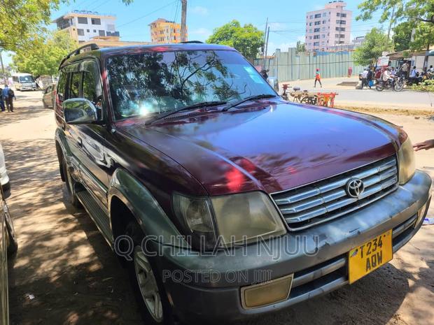 Toyota Land Cruiser Prado 2000 Red