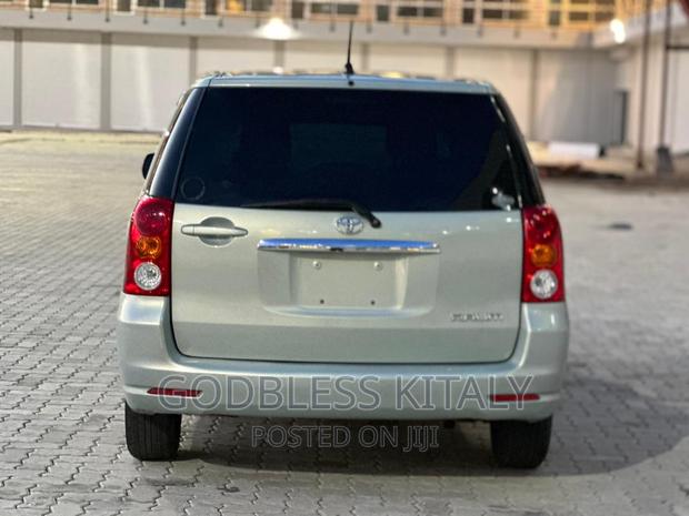 Toyota Raum 2003 Blue