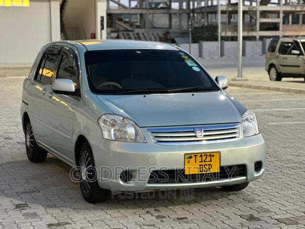 Toyota Raum 2003 Blue