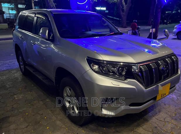 Toyota Land Cruiser Prado 2017 Silver