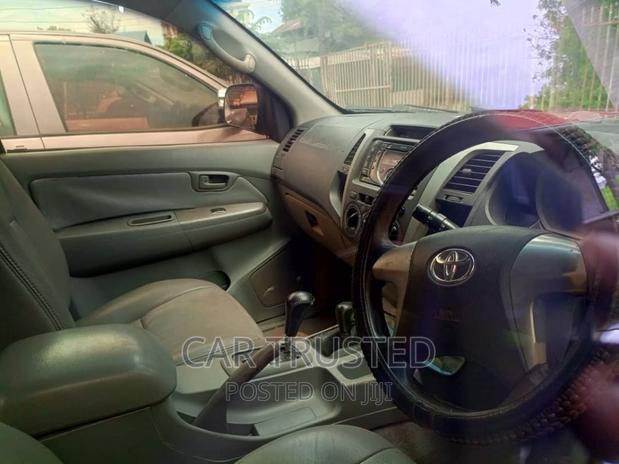 Toyota Hilux SR 4x4 2015 Black