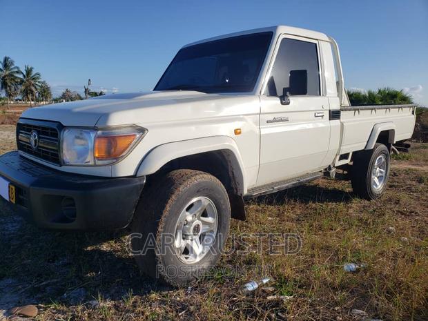 Toyota Land Cruiser 4.0 V6 EXR 2016 White