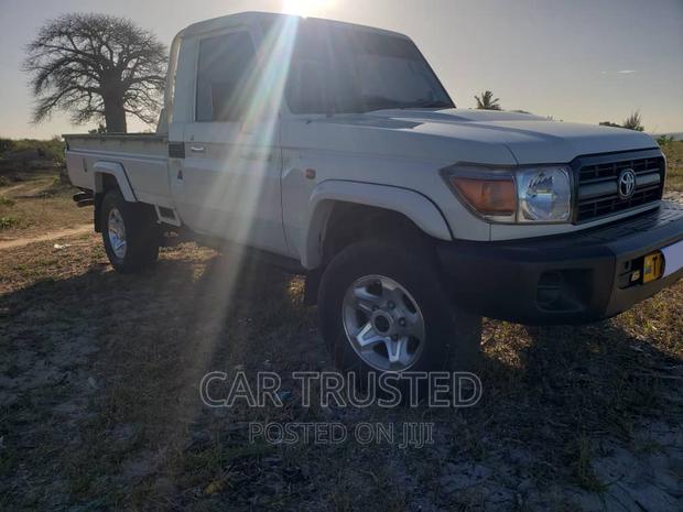 Toyota Land Cruiser 4.0 V6 EXR 2016 White