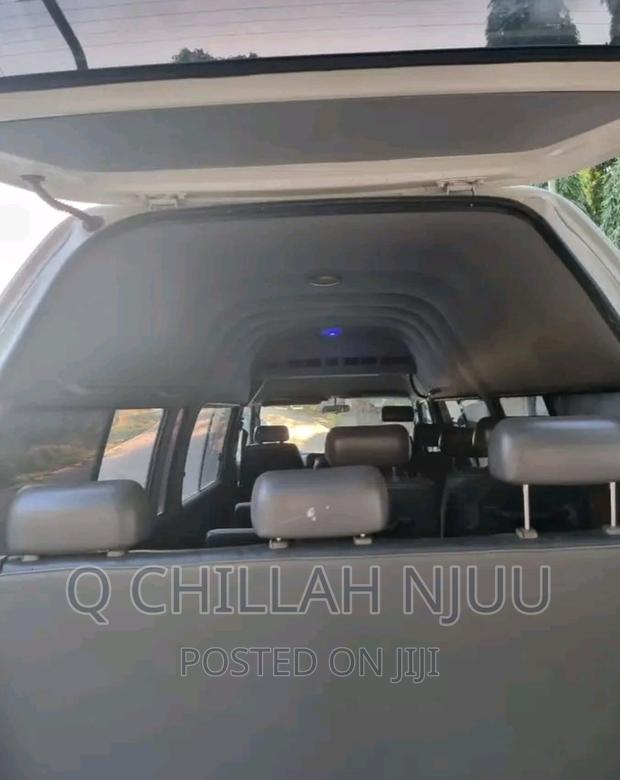 Toyota HiAce 2000 White