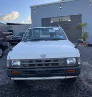 Nissan Pick-Up 1990 White for sale