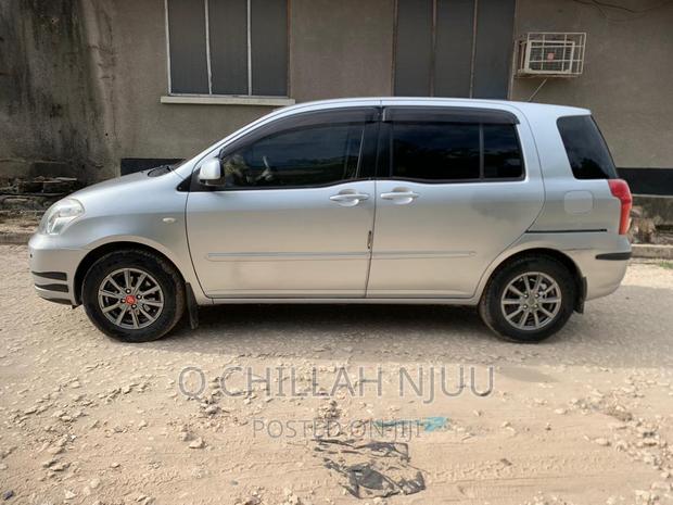 Toyota Raum 2006 Silver