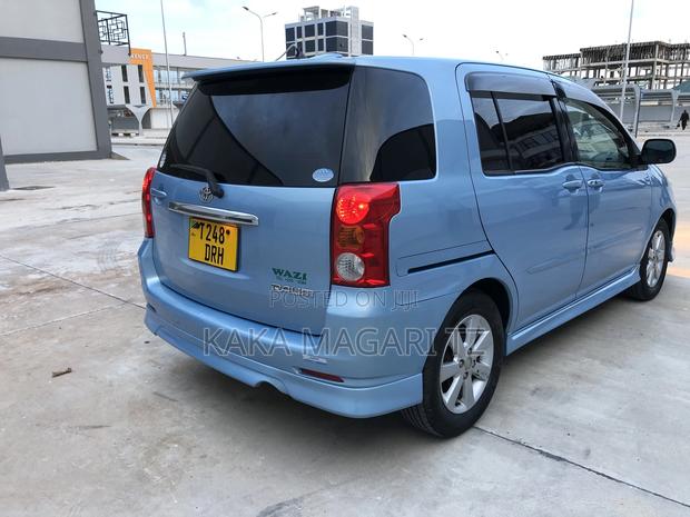 Toyota Raum 2004 Blue