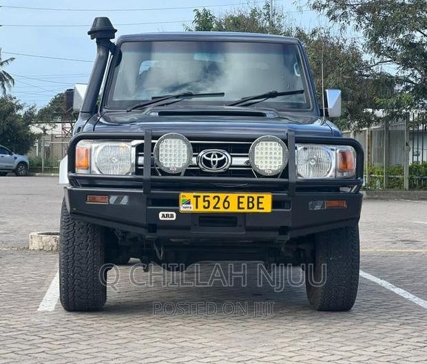 Toyota Land Cruiser 2016 Black