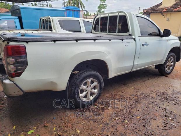 Mitsubishi L200 Club Cab 2.4 154hp 4WD 2019 White