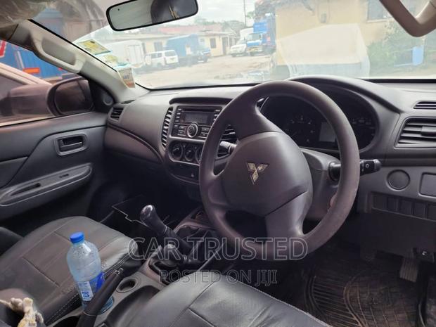 Mitsubishi L200 Club Cab 2.4 154hp 4WD 2019 White