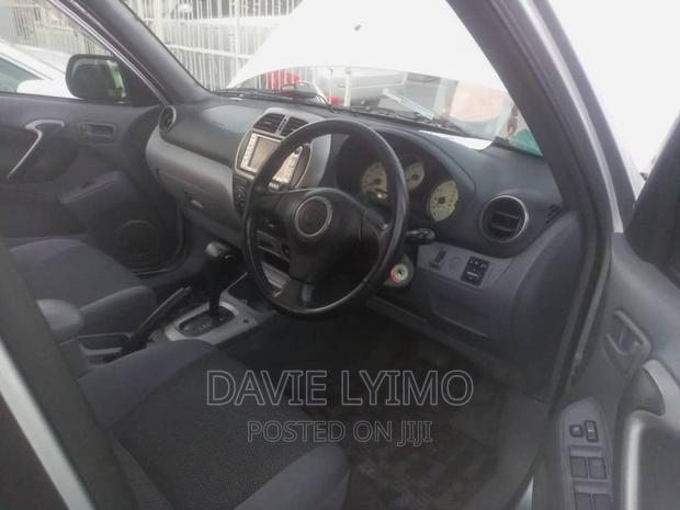 Toyota RAV4 Automatic 2002 Silver
