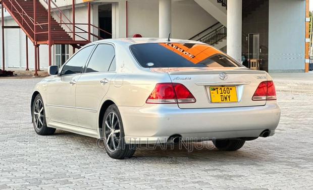Toyota Crown Royale 2005 Silver