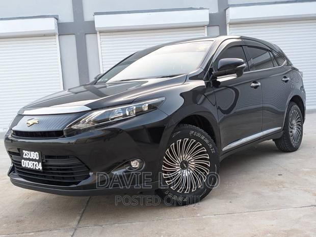 Toyota Harrier 2.0 2018 Black