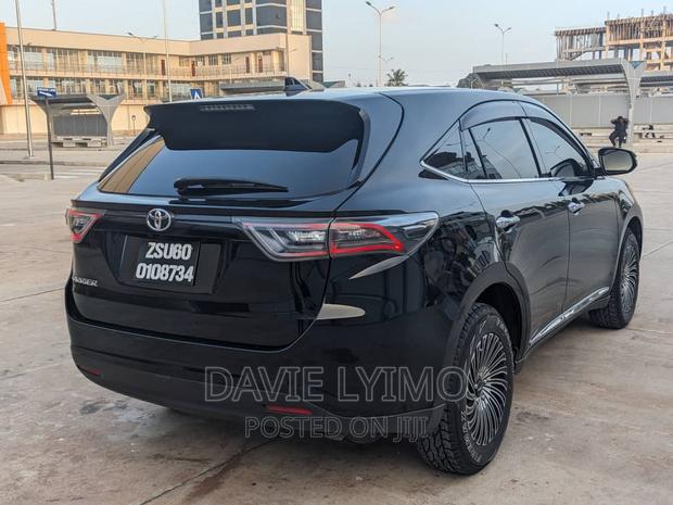 Toyota Harrier 2.0 2018 Black