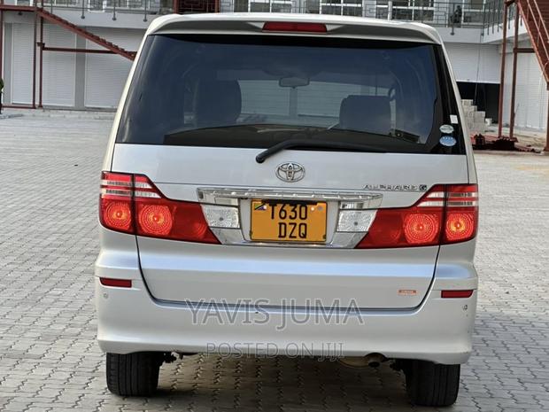 Toyota Alphard 2005 Silver