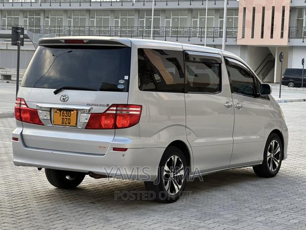 Toyota Alphard 2005 Silver