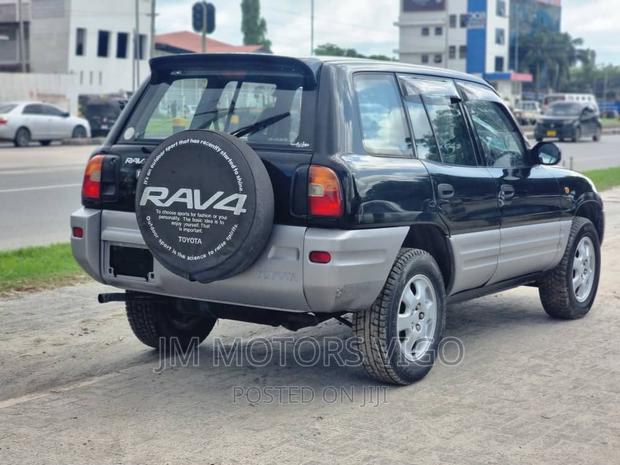 Toyota RAV4 1995 Black