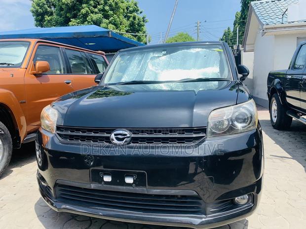Toyota Corolla Rumion Hatchback 1.5 FWD 2010 Black