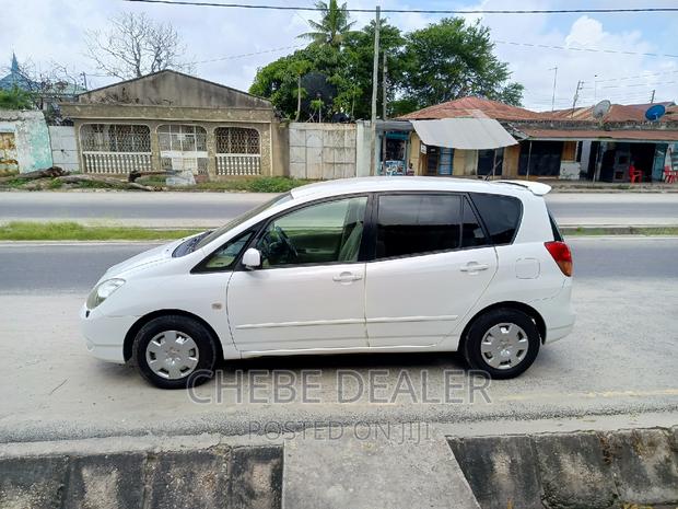 Toyota Corolla Spacio 2004 White