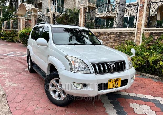 Toyota Land Cruiser Prado 2006 White