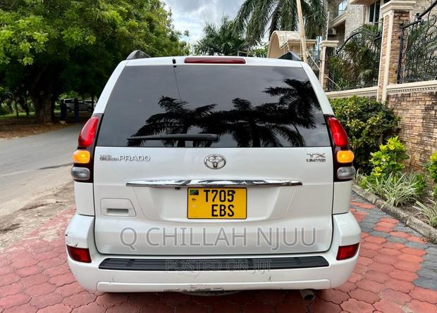 Toyota Land Cruiser Prado 2006 White
