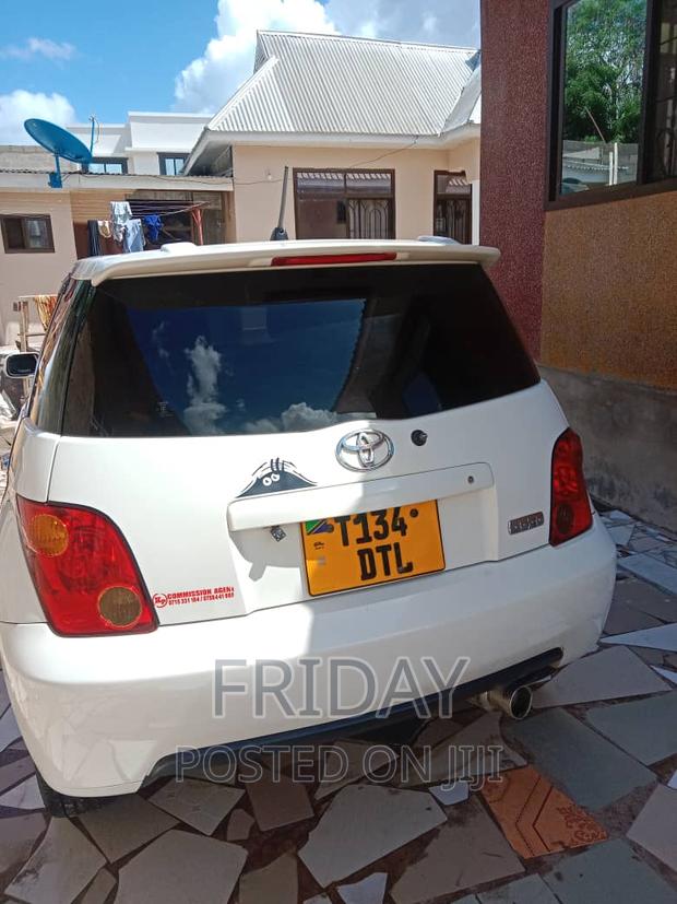 Toyota IST 2004 White