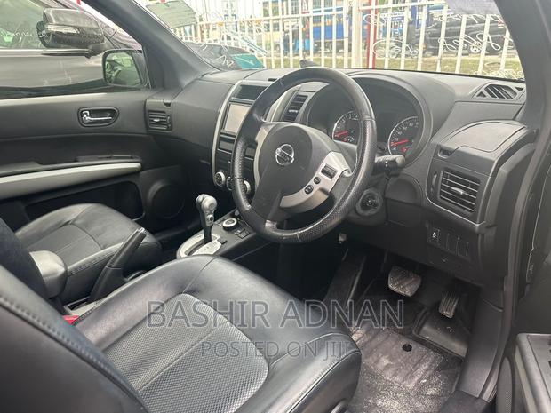 Nissan X-Trail 2.0 Petrol FWD 2013 Black